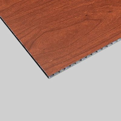 दीवार, छत, ट्रेलर, बाड़ सजावट के लिए 4-8 मिमी छिद्रित FR A2 एल्यूमीनियम नालीदार कोर पैनल